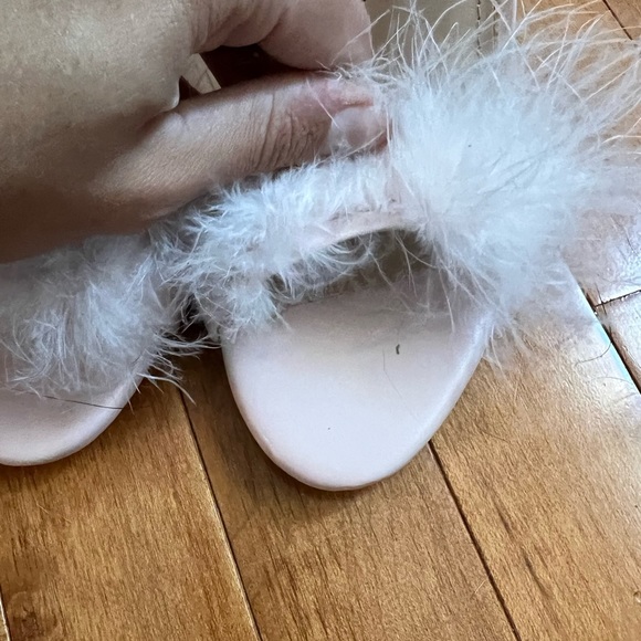 Steve Madden Heels with feathers - Picture 9 of 10